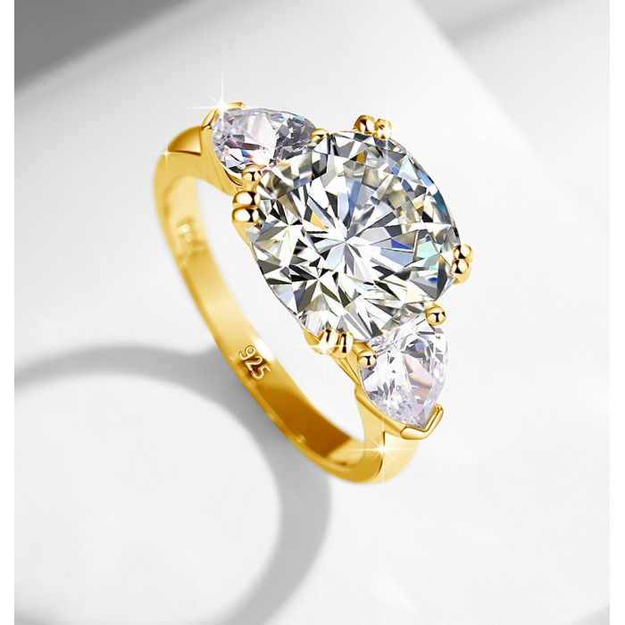Shannon Bague Moissanite
