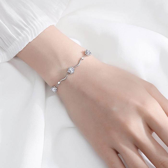 Jannah Bracelet Moissanite