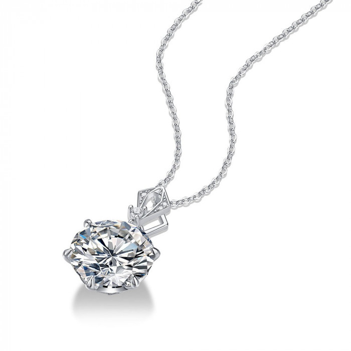 Chanela Collier Pendentif croix Moissanite