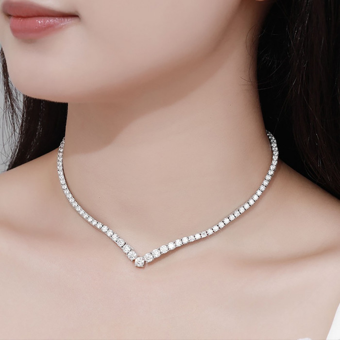 Eileen Collier Moissanite
