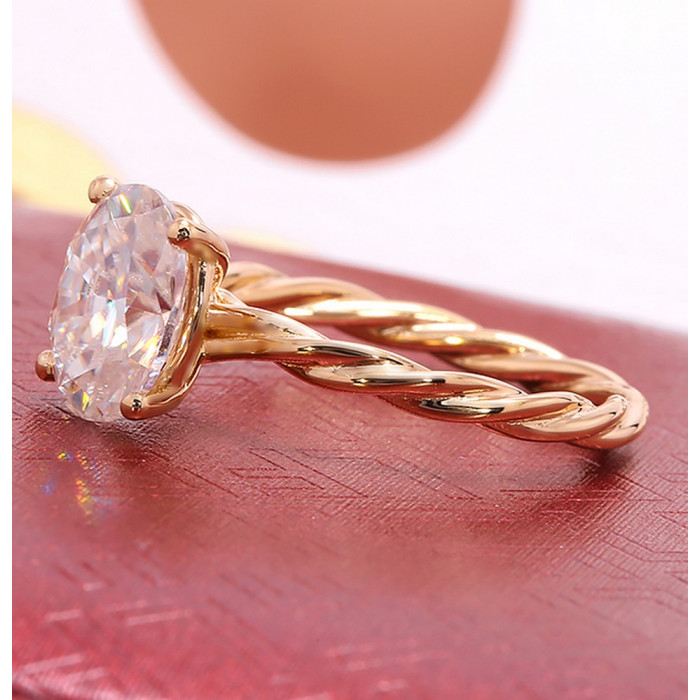 Lyla bague Moissanite en Or