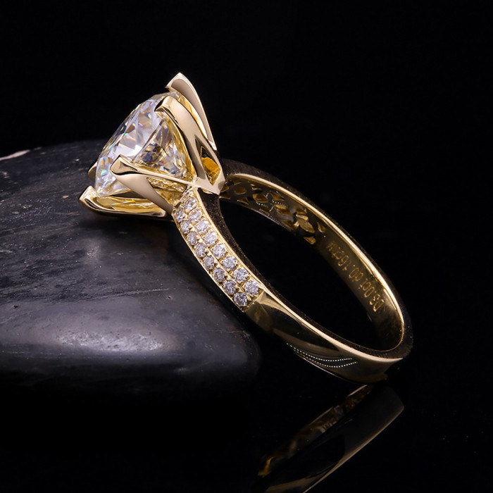 Saskia bague Moissanite en Or