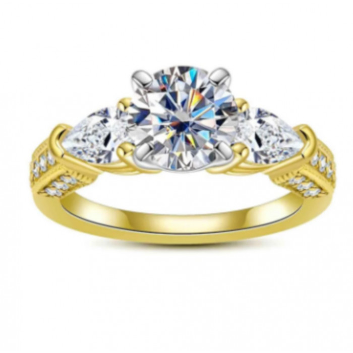 Carmela Bague Moissanite