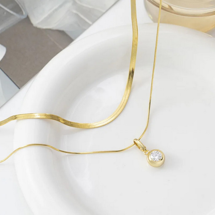Noa Collier  Moissanite