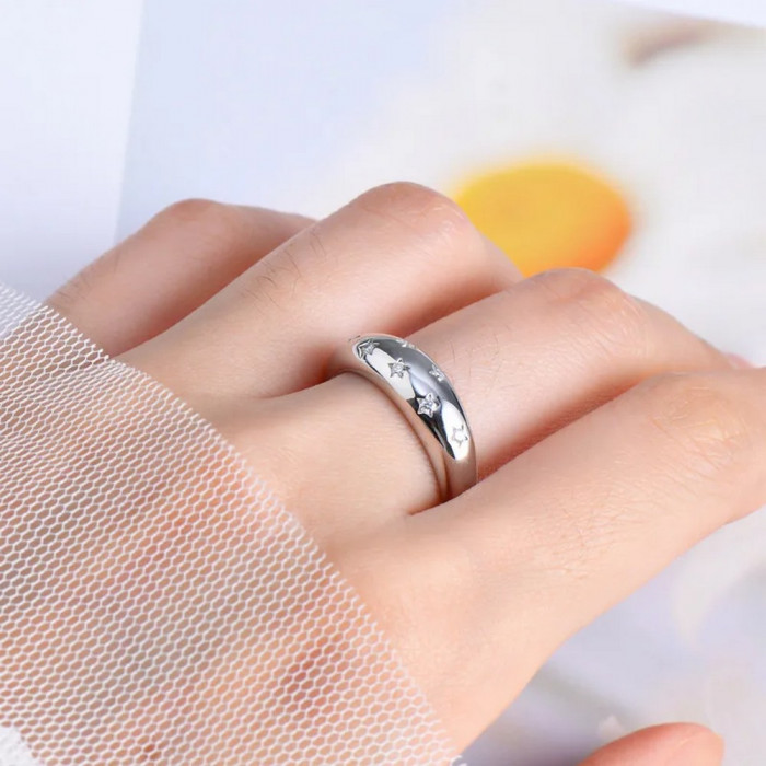 Neela Bague Moissanite