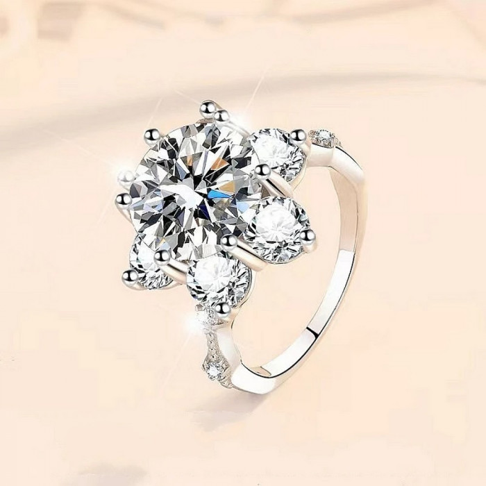 Sahar Bague Moissanite