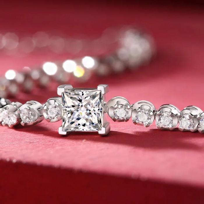 Keya Bracelet Moissanite