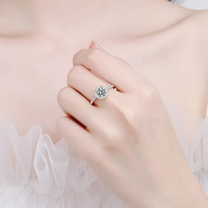 Surya Bague Moissanite en Or Blanc