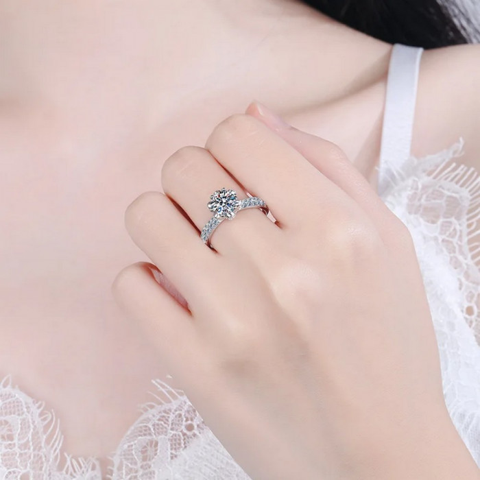 Parvati Bague Moissanite en Or Blanc