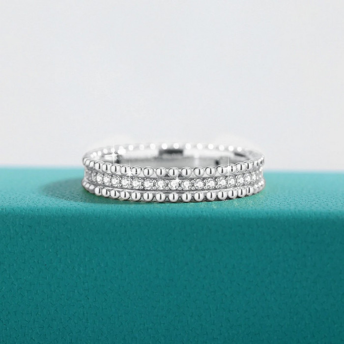 Barbara Alliance Or 18 CT avec Moissanite