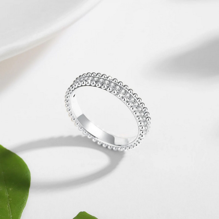 Barbara Alliance Or 18 CT avec Moissanite