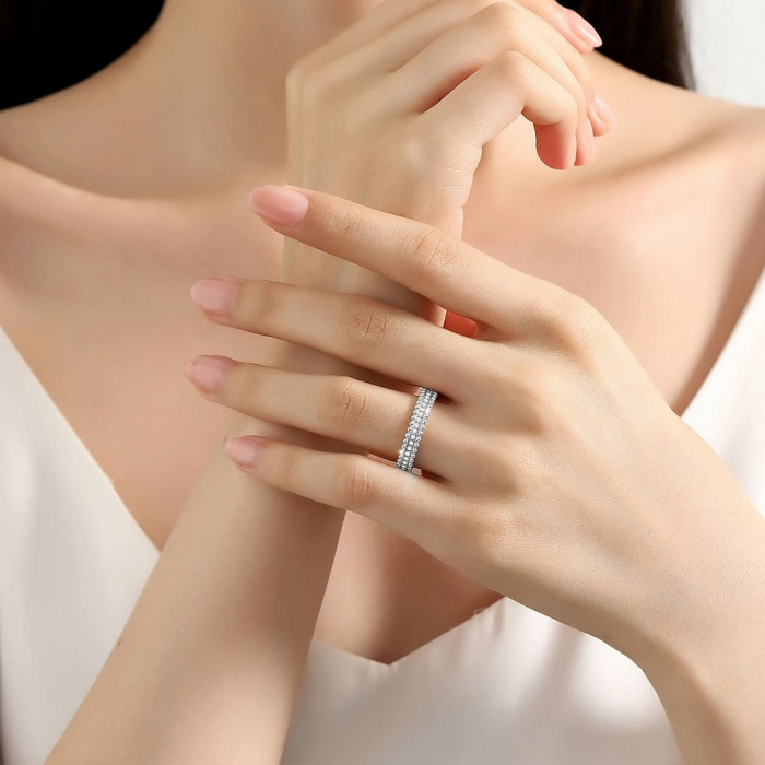 Barbara Alliance Or 18 CT avec Moissanite