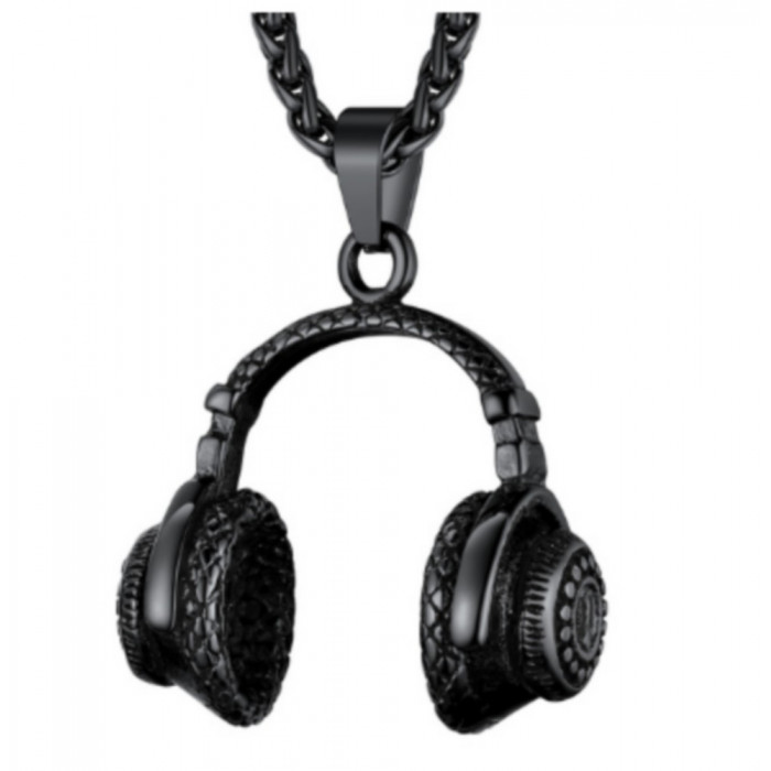 Chaine avec pendentif casque