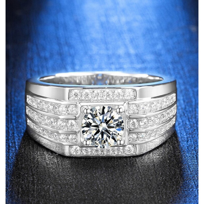 Chevalière en argent avec Moissanite