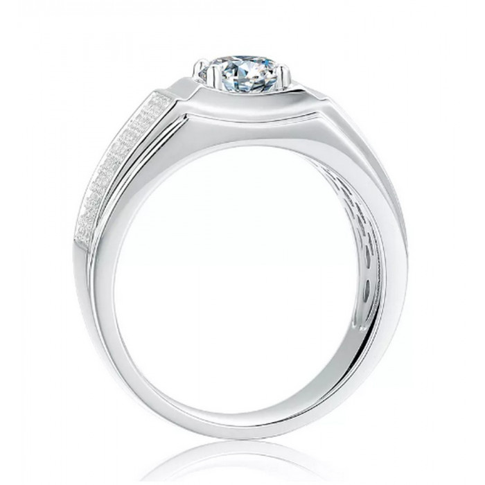 Chevalière avec Moissanite